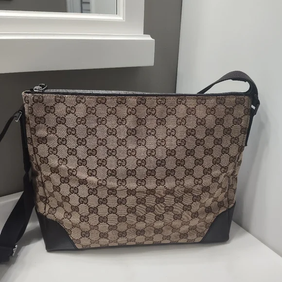 🥰 Vintage Y2K Gucci Joy Signature GG Monogram Logo Zip Top Crossbody Bag, Mint! - Picture 9 of 16